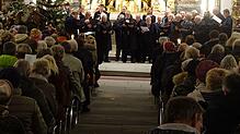 Die Franziskanerkirche war voll besetzt beim Weihnachtsliedersingen, das der Männerchor Überlingen zum zehnten Mal organisierte.
