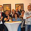 Ein Bild aus dem Oktober 2018: Im Rathaus Bräunlingen freuen sich viele, dass die Bräunlinger Bürger beim Bürgerentscheid mit mehr als ...