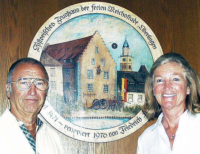 Friedrich und Heide Hebsacker nach dem weiteren Umbau des Zeughauses im August 2003.