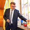 Friedrichshafens Oberbürgermeister Andreas Brand hat den Gemeinderat darauf eingestimmt, dass Sparmaßnahmen künftig unausweichlich sein ...