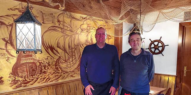 Die Konstanzer Bernd Müller und Holger Naffin (von links) kennen sich seit vielen Jahren. Einst gründeten sie gemeinsam einen ...