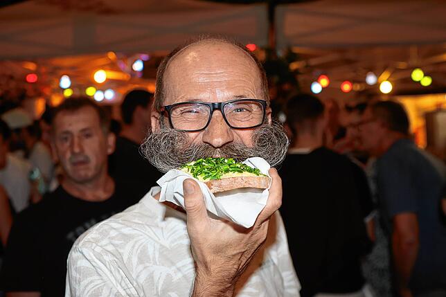Bild 15: Mitten in Wollmatingen wird gefeiert – das Dorffest 2024 lockt zahlreiche Besucher