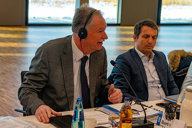 Stadtrat Olaf Barth (AfD) argumentiert gegen die Stolpersteine.