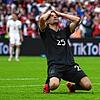 Deutschlands Thomas Müller reagiert nach seiner verpassten Torchance.