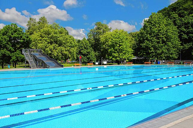 Das Freibad in Waldshut kurz vor der Eröffnung 2025. (Archivbild) Auch hier gilt striktes Unterwäscheverbot.
