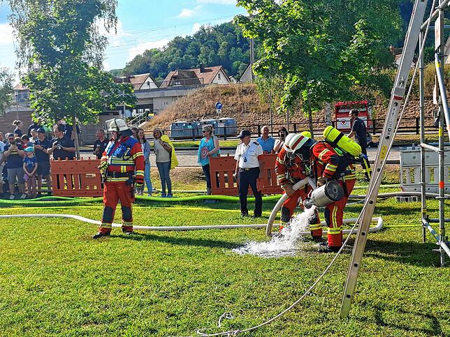 Bild 32: Tolle Stimmung und buntes Programm: Kreisfeuerwehrtag in Gottmadingen bietet Können und Spektakel