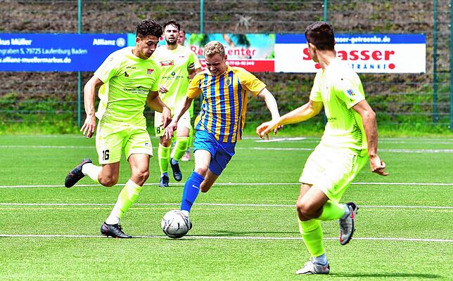 Bild 4: FC Solothurn zieht gegen den FC Singen 04 beim Grieshaber-Cup des SV 08 Laufenburg ins Finale ein &ndash; und wir haben Bilder
