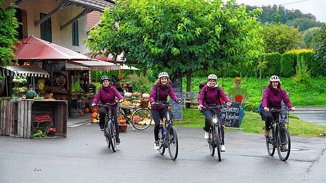 Der Apfelradltag gehört zu den wichtigsten Veranstaltungen der Tourismusgemeinschaft Gehrenberg-Bodensee. Hier passieren ...
