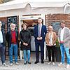 Planen die Zukunft der Seebar: (von links) Sebastian Wieloch und Gerhard Schöpperle vom städtischen Gebäudemanagement, Dezernatsleiterin ...