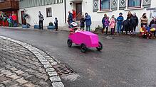 Bild : So rasant ging es beim Kärrelerennen in Hepbach zu