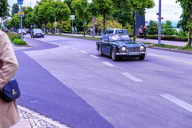 Bild 46: Oldtimerparade in Friedrichshafen lockt zahlreiche Zuschauer – exklusive Bilder!
