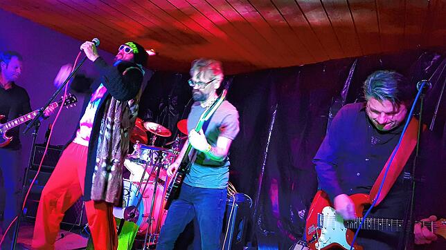 Seit 2013 stehen die Musiker von „Garasch Delüx“ für Punk- und Alternative-Rock. Sie treten beim Städtlefest auf. Von links: Hardy ...