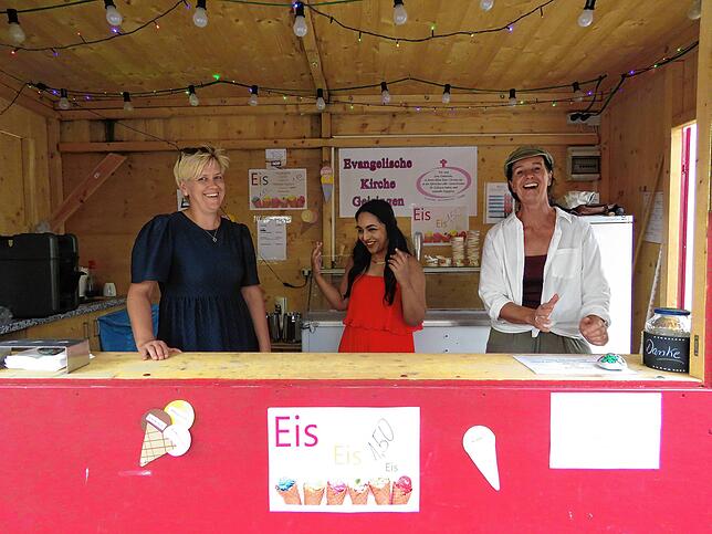 Bild 11: Geisinger in Partylaune: Straßenfest lockt tausende Besucher an