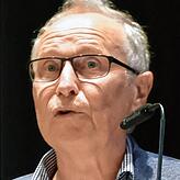 Hermann-Josef Krug: „So wohnten am Burgberg von Anfang an Arbeiter und Handwerker, Lehrer und Professoren, Angestellte und ...