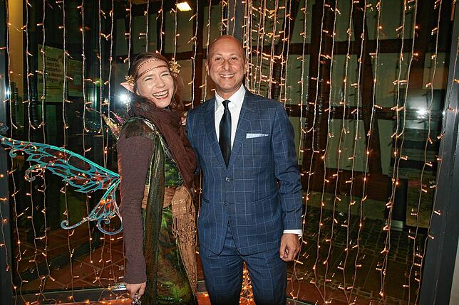 Rebecka Weber alias Fee Falba und Antonino Alibrando. Bild: Wolfgang Schreiber