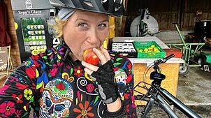 Direkt vom Erzeuger – da schmeckt der Apfel besonders gut. Bei der Radtour vom Bodensee nach St.Gallen kommt der Radler an vielen ...