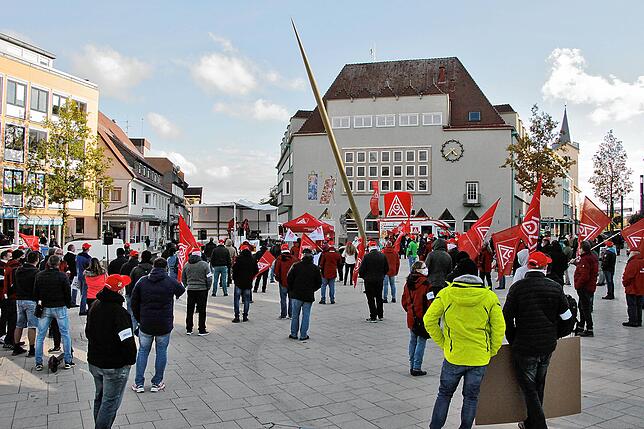 Bild 7: 300 Teilnehmer bei IG Metall Kundgebung &ndash; &bdquo;1000 Arbeitsplätze in Gefahr&ldquo;