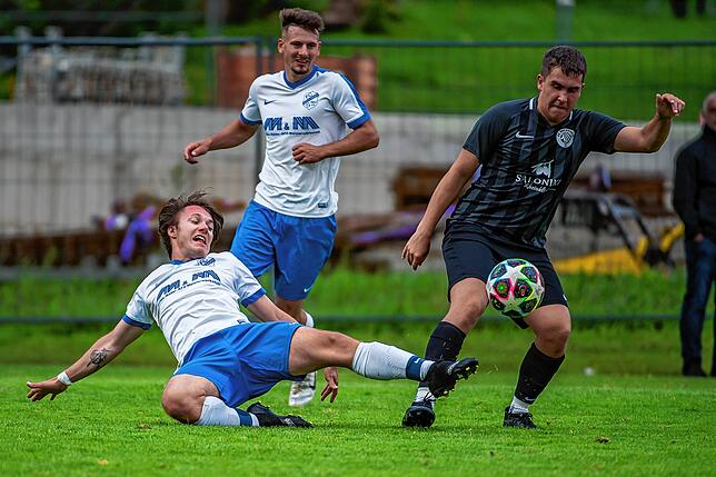 Bild 1: FC Geißlingen gewinnt Küssaburg-Pokal durch 4:3-Sieg gegen den FC Hochrhein &ndash; wir haben Bilder!