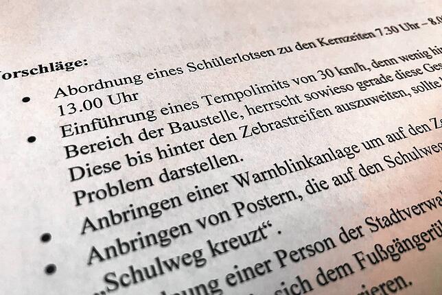 In ihrem Schreiben unterbreiten die Eltern konkrete Vorschläge, wie die Gefahrenlage entschärft werden kann.