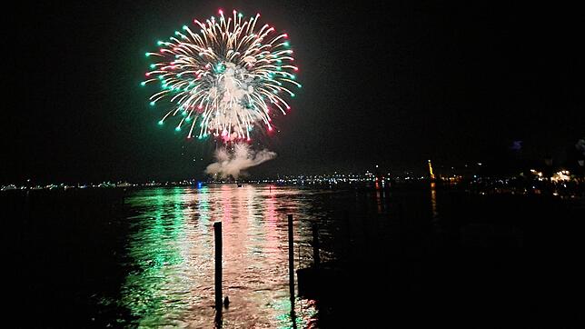 Immer wieder gibt es Vorschläge, das Feuerwerk zu ersetzen. Doch was halten die Besucher davon?