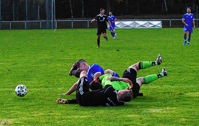 Bild 12: SV 08 Laufenburg II trotzt Spitzenreiter SV BW Murg ein 2:2 ab &ndash; und wir haben Bilder!