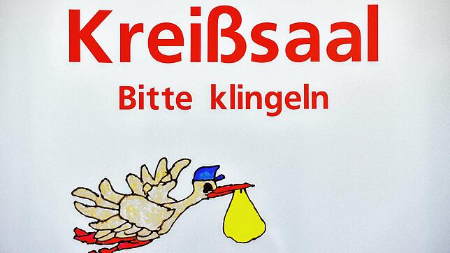 Seit kurzem gelten für die Kliniken des Gesundheitsverbundes im Landkreis Konstanz strikte Regeln für den Zutritt zum Kreißsaal und für ...