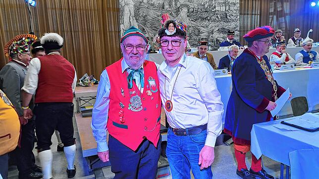 Claus Epting (rechts) ist der neue Landschaftsvertreter Hochrhein. Er hat das Amt von Albert Ebner von der Bürger- und Narrenzunft ...