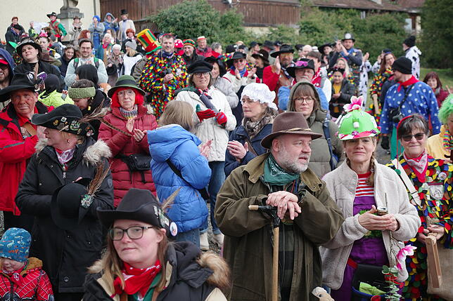 Bild 1: Piraten stürmen das Rathaus in Öhningen: Diese Fasnacht-Bilder müssen Sie sehen!