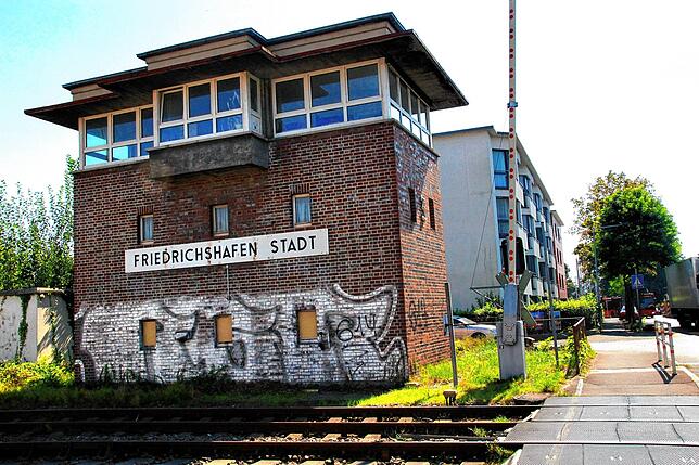 Bild 8: Graffitis, Kaugummiautomaten, Unterführungen: Friedrichshafen von seiner hässlichsten Seite