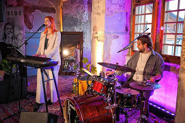 Bild 4: Wenn Soul auf Schlossmauern trifft – Soë Blue eröffnet den Konzertsommer in Tengen