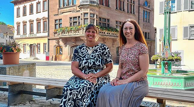 Jennifer Kolinsky aus Rohrdorf (links) und Jessica Möller aus Sauldorf sind Tagesmütter aus Überzeugung.