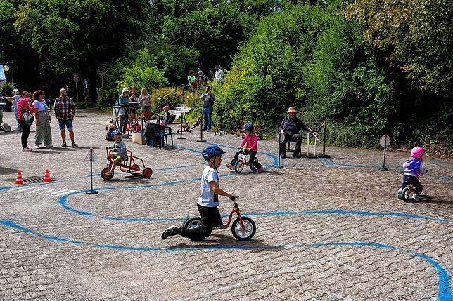 Bild 3: Familiennachmittag beim Kulturfest der Parkresidenz am Germanswald