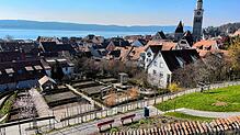 Gärtnern mit Seeblick mitten in der Stadt: Bis zum 1. April können sich Interessenten für eine Parzelle in den Menzinger Gärten ...