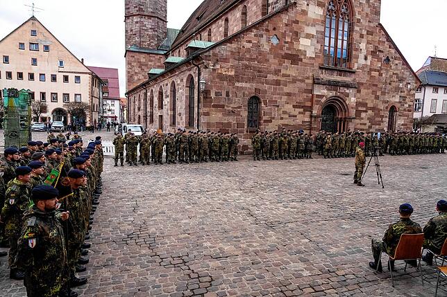 Bild 19: Bilder der beeindruckenden Bundeswehr-Parade vor dem Villinger Münster