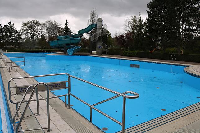 Gesäubert und startklar: Das Nichtschimmerbecken im Parkschwimmbad.