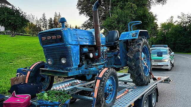 Der erstmals 1966 zugelassene Traktor war nach dem Kauf in der Schweiz nicht beim Zoll angemeldet worden.