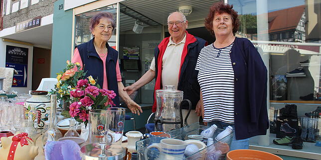 Der Sozialverband VdK ist wieder mit einem Flohmarkt vor dem Haus am Hechtbrunnen dabei. Außerdem organisiert er ein Stadtspiel für ...
