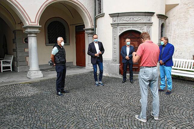 Christian Millauer, Oberbürgermeister Uli Burchardt, Rathaussprecher Walter Rügert, Reinhard Hahn und Michael Scholtz (von linke im ...