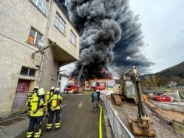 Bild 3: Bilder vom Großbrand in Wehr