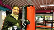 Arash Armin Alman in seinem Boxclub im Sportplalast in Singen am Boxsack. Sie sind für ihn Heilige, weil alle Schläge einstecken, ohne ...