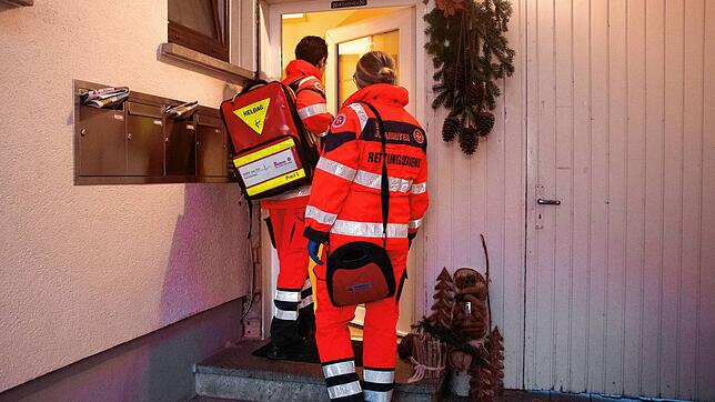 Ob häuslicher Unfall oder schwerer Motorradunfall, die Sanitäter der Helfer-vor-Ort Gruppen sind Tag und Nacht im Einsatz.