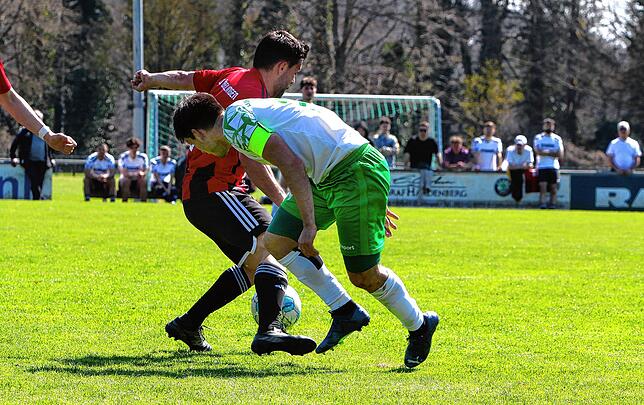 Bild 33: FC Überlingen besiegt DJK Donaueschingen mit 2:1. Wir waren mit der Kamera dabei!