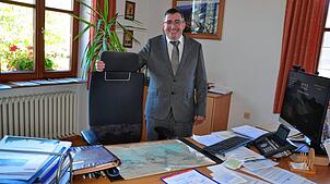Rechnungsamtsleiter Martin Maurer möchte künftig auf dem Platz des Bürgermeisters von Häusern Platz nehmen. Foto: Christiane Sahli