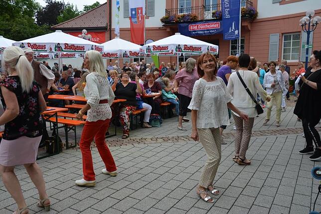 Bild 4: 15. Sommersinnfonie: Alle Bilder vom Frühschoppen mit der Joe Williams Band