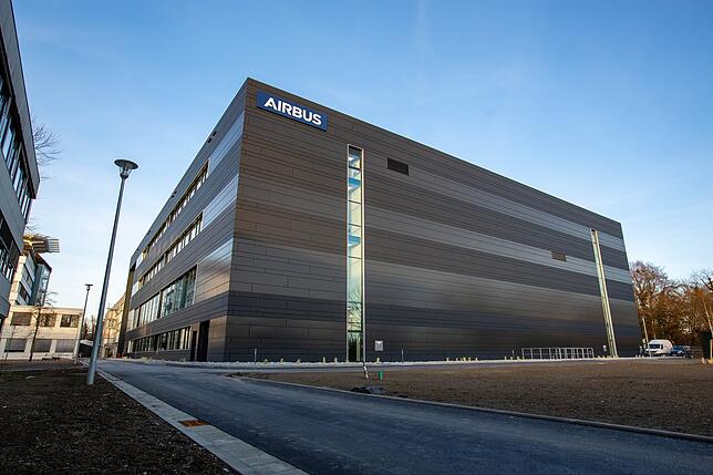 Das neue Technologiezentrum ITC von Airbus in Immenstaad wurde in zwei Jahren Bauzeit erstellt. Der Konzern hat dafür 45 Millionen Euro ...