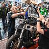 Die &bdquo;Motorradwelt Bodensee&ldquo; fand zuletzt im Januar 2020 statt. Da waren Menschenmassen auf dem Messegelände noch kein Problem.