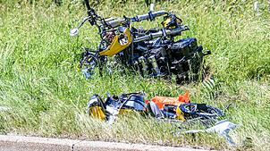 Zwei Motorradfahrer starben bei dem Unfall am Sonntagmittag.