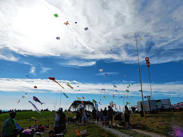 Bild 26: Bilder vom 11. Familien-Drachenfest auf dem Flugplatz in Hütten