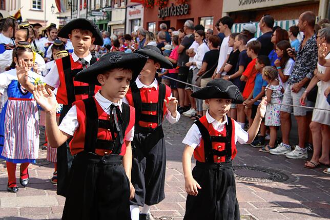 Bild 37: Waldshuter Chilbi 2025: So viel Freude macht der Festumzug in der Kaiserstraße - die schönsten Bilder