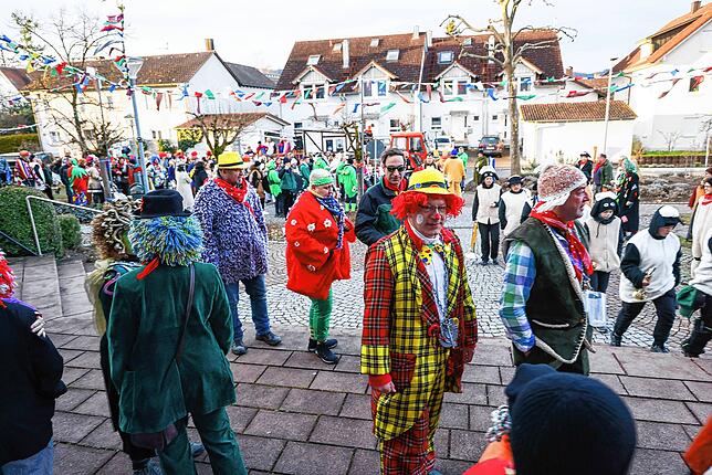 Bild 12: Die besten Bilder vom Rathaussturm in Moos